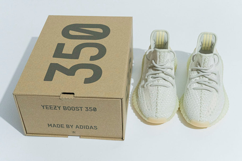 adidas Yeezy Boost 350 V2 Light Reps Sneaker GY3438