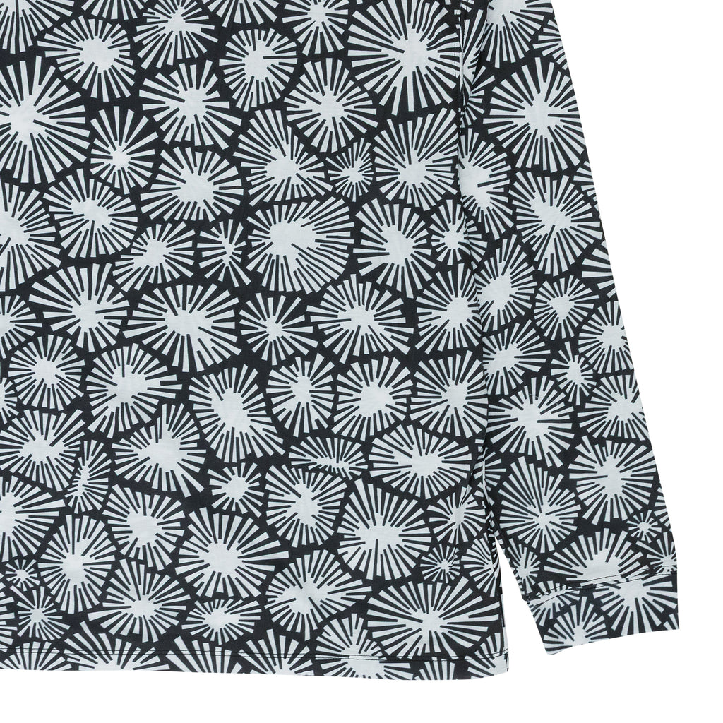 BLACK LONG-SLEEVE T-SHIRT