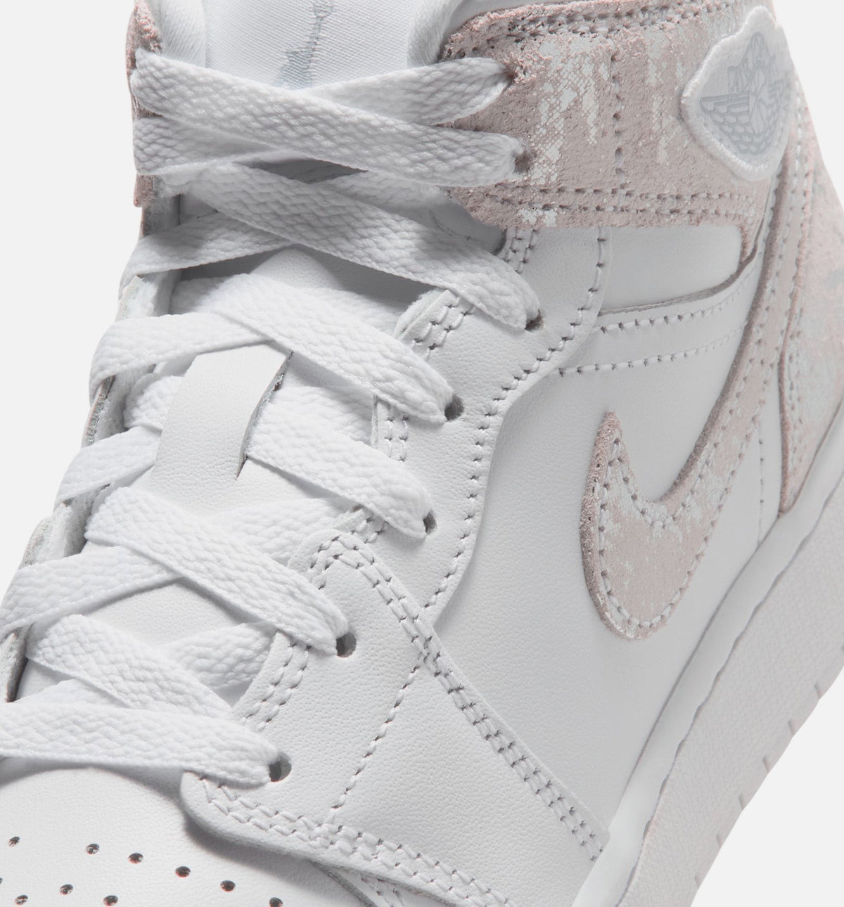 Air Jordan 1 Mid SE Grade School Lifestyle Shoe - White/Field Silver