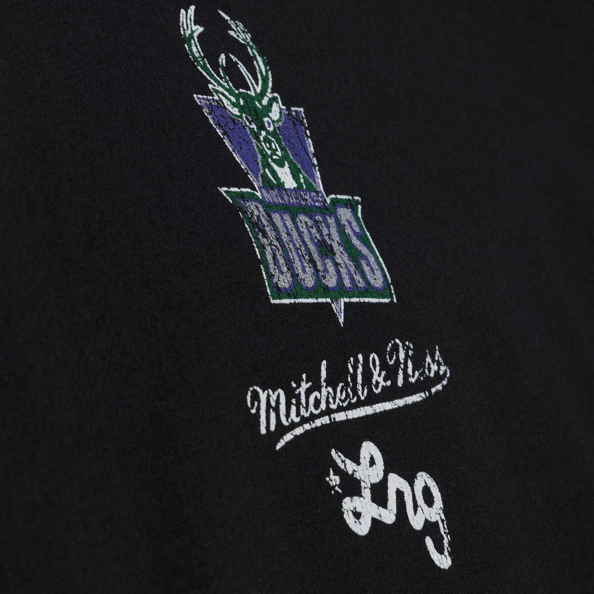 M&N NBA Milwaukee Bucks X LRG Wild Art Tee